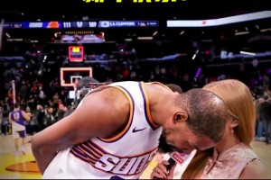 耳朵貼得太近啦??周玲安教杜蘭特說中文：祝中國球迷新年快樂