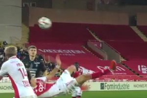 太舒展了！摩納哥阿克利奧切左腳倒鉤??