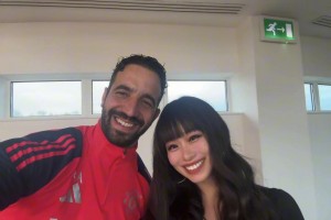 大老師當(dāng)面祝阿莫林40歲生日快樂~帶曼聯(lián)后整個人都蒼老了??