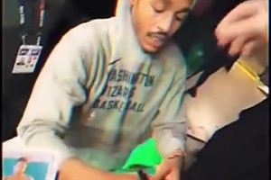 語言天賦真不錯啊！普爾一下子就學會用中文說“新年快樂”