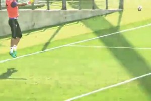 巴爾韋德新兵蛋子時期被C羅一頓猛射??給小孩看懵了