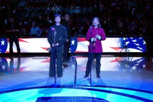 感覺有點怪怪的！籃網(wǎng)春節(jié)賽賽前，用嗩吶演奏了美國國歌