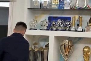 別讓凱恩看見??！勞塔羅的獎(jiǎng)杯室是不是可以秒殺99%%球員