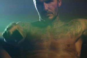 這身材快50歲了？貝克漢姆的男性荷爾蒙都溢出屏幕了??