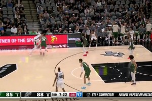 你啥時候能上來和我打一場？約基奇賽后和恩比德?lián)肀В牡煤荛_心