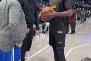 女主播李雪兒：東契奇要去輔佐詹姆斯了？？東契奇是能被交易的？