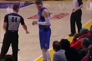 如今也是披上紫金球衣！5年前，東契奇科比在場(chǎng)邊互動(dòng)還歷歷在目