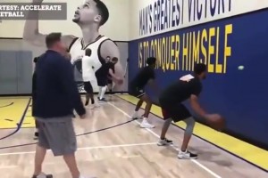 笑死！東契奇和庫里、杰倫格林一起訓(xùn)練，這個速率明顯慢一拍啊