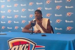 所有當(dāng)家球星都慌了？！亞歷山大談77濃眉交易：壓根沒(méi)想過(guò)還能有這種事！