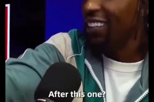 庫茲馬是有節(jié)目效果的！此前博客節(jié)目當(dāng)面調(diào)侃波普年年生孩子！