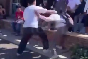 太形象了??美媒搞笑調(diào)侃：新援巴特勒和追夢首次訓(xùn)練時的樣子…