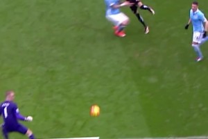 打服對(duì)手！藍(lán)狐時(shí)期馬赫雷斯對(duì)曼城的經(jīng)典內(nèi)切破門