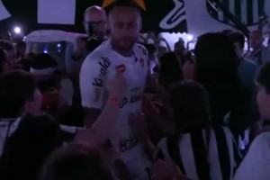 不裝了是吧！內(nèi)馬爾桑托斯首秀集錦！屢現(xiàn)精彩盤帶！