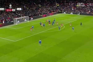 還得是你！B費(fèi)任意球開出馬奎爾第93分鐘破門，曼聯(lián)絕殺藍(lán)狐！