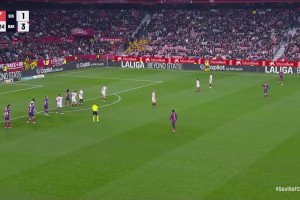 殺死比賽！拉菲尼亞傳后點(diǎn)，埃里克-加西亞頭球破門