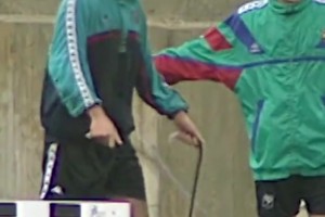 太經(jīng)典??克魯伊夫教導(dǎo)斯托伊奇科夫和瓜迪奧拉跳繩~