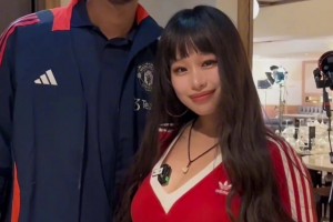 大老師曬出和拉什福德的合影??大老師真不愧是大老師?。? >
                                        </div>
                                    </div>
                                    <div   id=