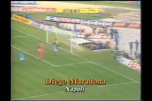金左腳！馬拉多納1990年為那不勒斯打進(jìn)的任意球