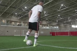 一次看個(gè)夠！安東尼轉(zhuǎn)圈純享版！轉(zhuǎn)著圈也能進(jìn)球！