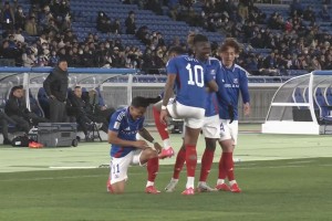 浪費機會被懲罰！申花禁區(qū)解圍不干凈，馬特烏斯破門