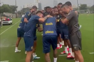 超級待遇！桑托斯為保護(hù)內(nèi)馬爾，換掉人工草坪主場！