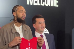 約基奇不僅手活好，腳法也是相當(dāng)?shù)男惆。? >
                                        </div>
                                    </div>
                                    <div   id=