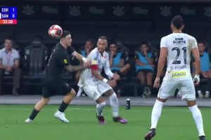 熟悉的內(nèi)馬爾回來了？內(nèi)馬爾胸部停球后，腳背挑球人球分過??