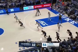 秀滑翔折疊背扣??狀元大熱弗拉格14投8中輕松27分5板3斷