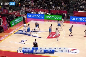 打停了！血布突破遭遇包夾被搶斷！齊麟反擊大空位三分穩(wěn)穩(wěn)命中！