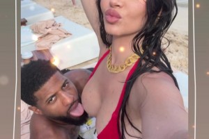 76人看完2億合同頭都大了??喬治曬圖和老婆海邊大尺度照