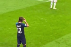 低調(diào)謙遜的兩個(gè)人！世界杯經(jīng)典一幕：梅西和魔笛的同框！