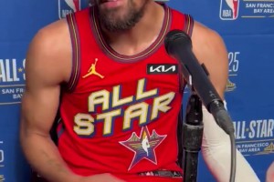 太標(biāo)準(zhǔn)了！慢鏡頭欣賞布克的投籃姿勢！