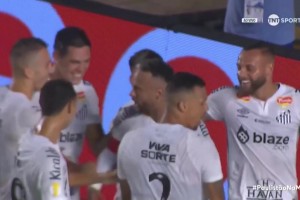 內(nèi)馬爾造點(diǎn)親自主罰命中！收獲回歸桑托斯后首球！