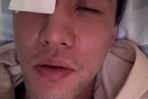 這么嚴(yán)重??郭艾倫眼睛被戳傷：縫了四十多針，經(jīng)歷了人生最恐懼絕望時(shí)刻