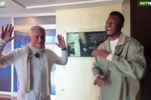 穆帥：我喜歡狗，但對貓沒什么意見。我不是祖瑪??