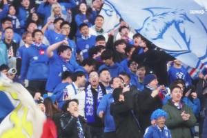 申花2025主場開門紅，兩位外籍美女獻舞一曲