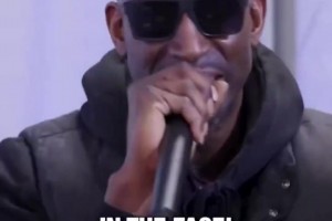 加內(nèi)特：00年夢(mèng)之隊(duì)曾打賭 首個(gè)隔扣姚明將獎(jiǎng)勵(lì)100萬(wàn)美金