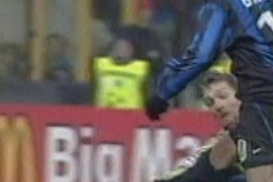 當(dāng)憂郁王子遇到藍(lán)黑色，重溫巴喬國(guó)米時(shí)期精彩鏡頭????