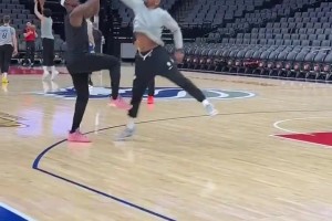 曾經(jīng)的喬丹接班人！巴特勒訓(xùn)練被勇士助教斯塔克豪斯連帽2球??