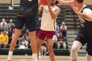 這么看大姚好像瘦了？宋雨琦坐在姚明身邊，顯得非常嬌小可人！