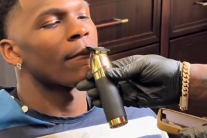 我還以為是年輕的MJ??