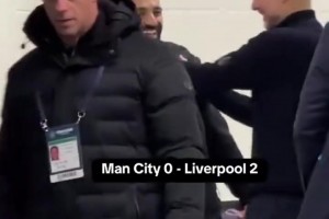 惺惺相惜!薩拉赫瓜迪奧拉從場上聊到場下，最后擁抱告別