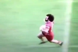 無法阻擋！網(wǎng)友惡搞：這是面對曼城的薩拉赫！