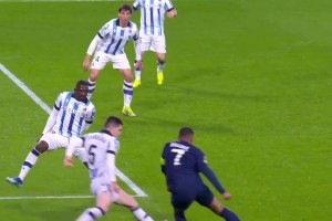 我還是忘不掉姆巴佩對皇家社會打進(jìn)的這球！連續(xù)虛晃+射破球網(wǎng)