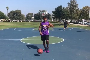 逆天！網(wǎng)友問徐靜雨：親吻杜蘭特和舔美娜的腳，你怎么選？