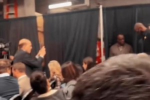 科爾：ok到表了，換人??