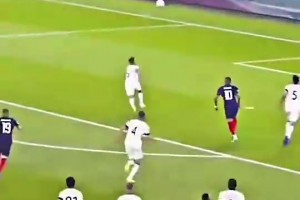 當(dāng)你以為博格巴的傳球傳大了時(shí)。。。