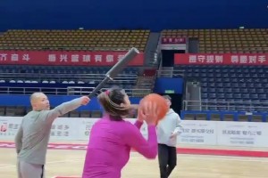 身板真厚實身材傲人！李夢曬日常訓(xùn)練視頻 投籃神準(zhǔn)??