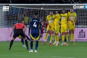 可惜！C羅任意球攻門勢(shì)大力沉！歐魯巴赫門將飛身?yè)涑觯? >
                                        </div>
                                    </div>
                                    <div   id=