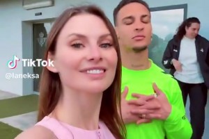 圓神也是好起來了！美女球迷跳著來同框合影??